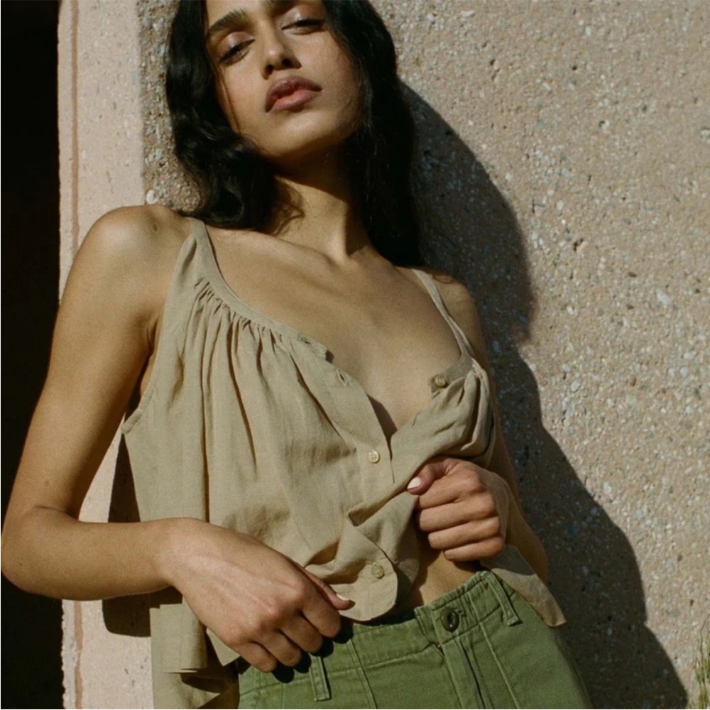 Doen Nalina Sleeveless Button-Up Top - Picture 2 of 2